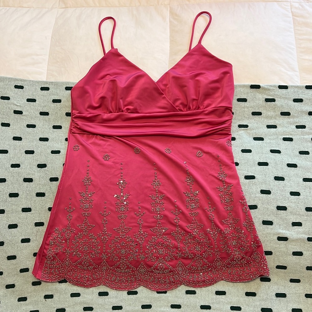 Pink beaded y2k long tank top! Soooo perfect for summer!!